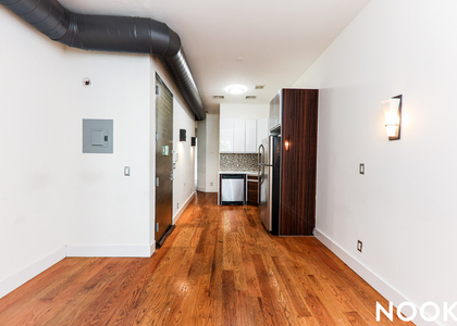277 Menahan St - Photo 1