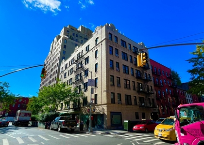 218 West 10th Street - Photo 1