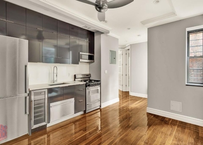 Lexington Avenue - Photo 1