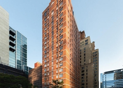 West 35 Street - Photo 1