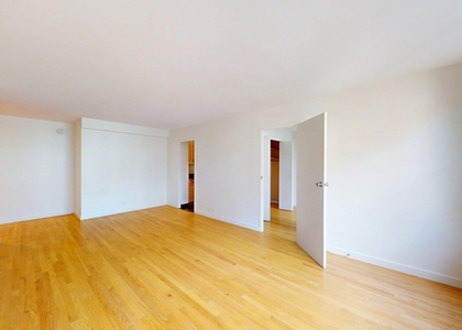East 49th Street - Photo 1