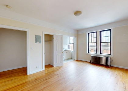 West 10th Street - Photo 1