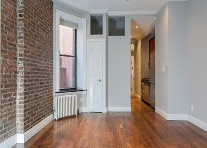 Mott Street - Photo 1