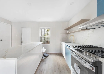 1023 Willoughby Ave - Photo 1