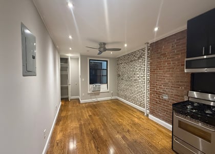436 West 52nd Street - Photo 1