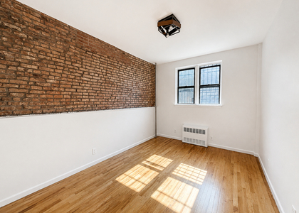 25 Malcolm X Blvd - Photo 1
