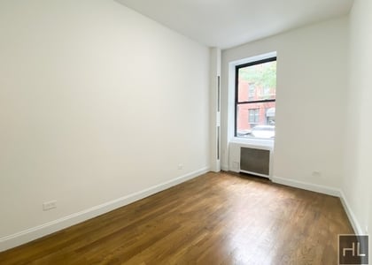 East 89 - Photo 1