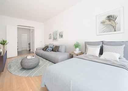 338 E 53rd Street - Photo 1