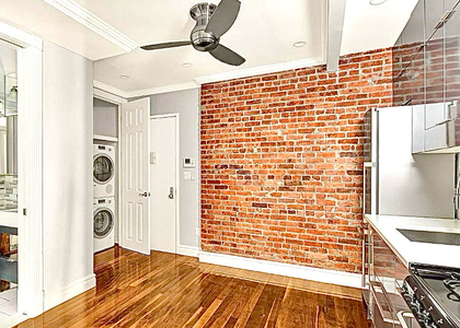 1500 Lexington Avenue - Photo 1