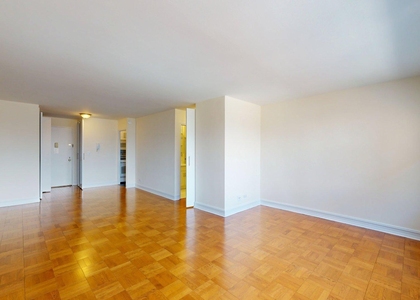 Eighth Avenue - Photo 1