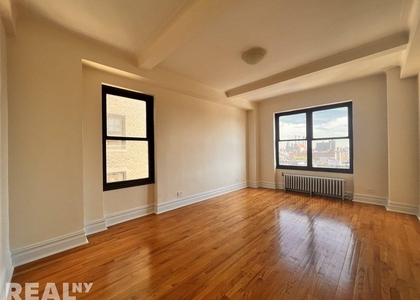 Second Avenue - Photo 1