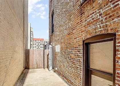 1590 Lexington Avenue - Photo 1