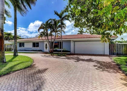 7115 Venetian Way - Photo 1