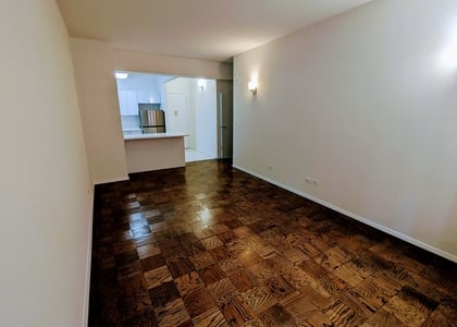 W 22nd St - Photo 1