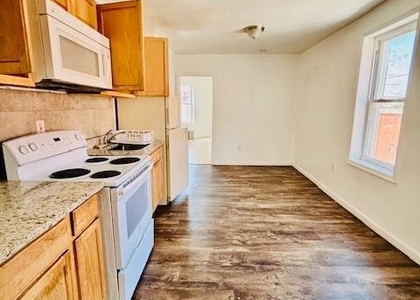 240 W Glenwood Avenue - Photo 1