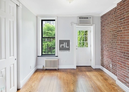 Perry Street - Photo 1