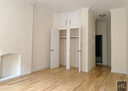 East 83 Street - Photo 1