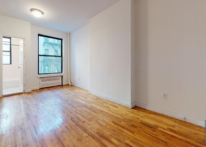East 90 Street - Photo 1