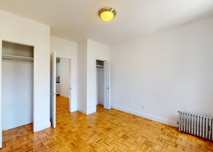 West 50 Street - Photo 1