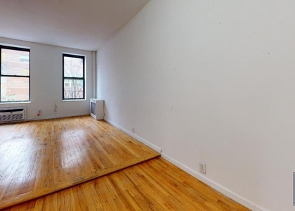 335 E 92nd Street - Photo 1