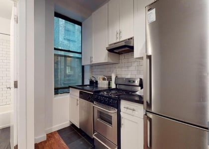 West 51 Street - Photo 1