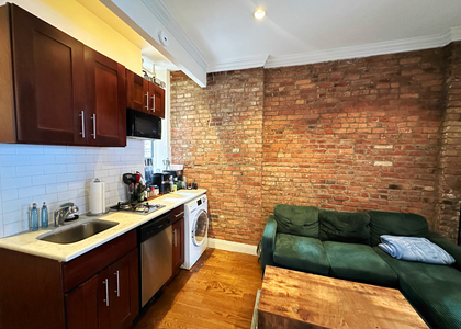 610 East 9th Street - Photo 1