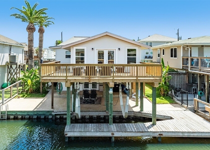 4421 Pelican Road - Photo 1