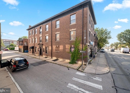 834 W Lancaster Avenue - Photo 1