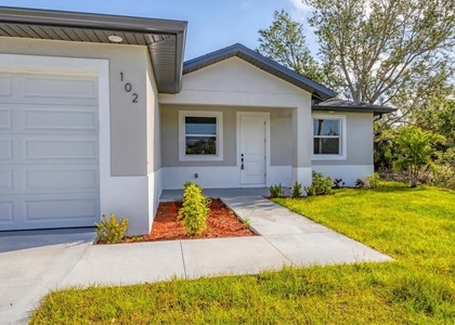 405 Sunset Road N - Photo 1