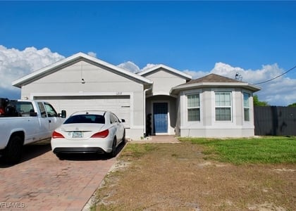 1217 Santa Barbara Boulevard N - Photo 1