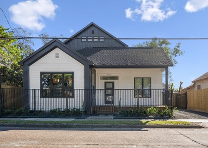 207 Lockwood Drive - Photo 1