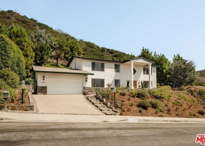 18041 Blue Sail Drive - Photo 1