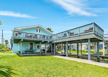 16614 Bermuda Way - Photo 1