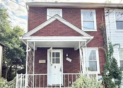 927 Vankirk St - Photo 1