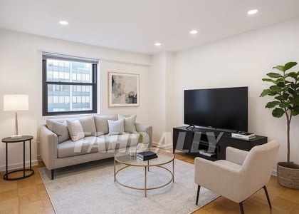 E 46TH Street - Photo 1