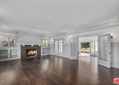 344 S Kingsley Drive - Photo 1
