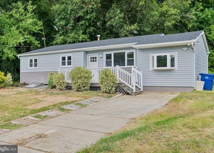 501 Bloomfield Drive - Photo 1