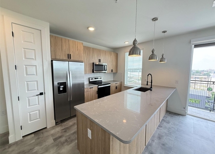 2520 Washington Ave - Photo 1