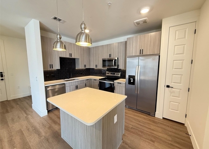 2520 Washington Ave - Photo 1