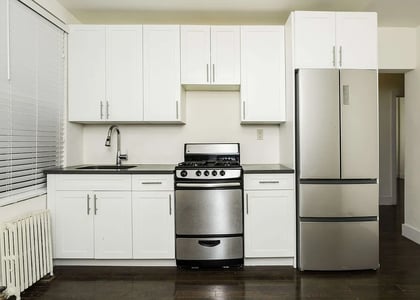 2137 Cortelyou Rd - Photo 1