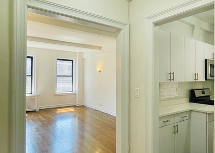 156 East 37th Street - Photo 1