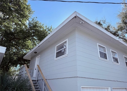 986 22nd Avenue S - Photo 1