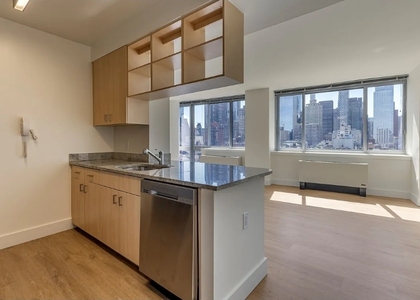 West 52nd Street - Photo 1