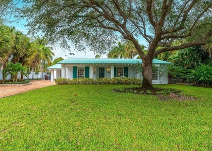 127 Miramar Way - Photo 1