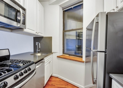 West 49th Street - Photo 1