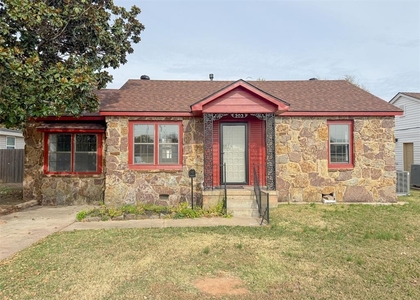 203 W Dale Street - Photo 1