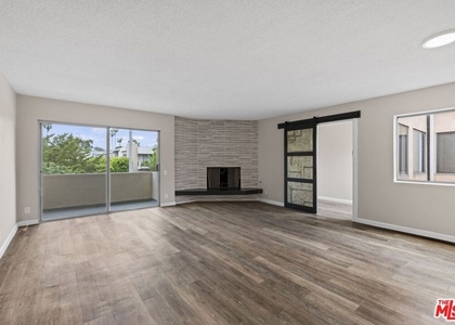 1538 Stanford Street - Photo 1