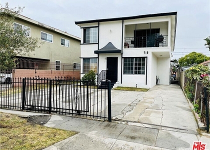 719 E 79th Street - Photo 1