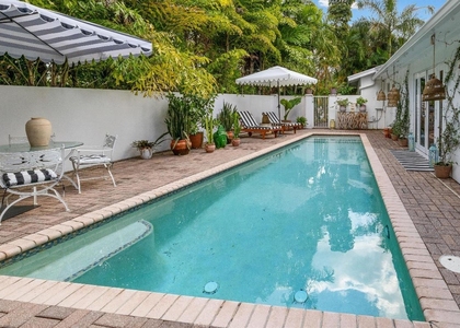 202 32nd Street - Photo 1