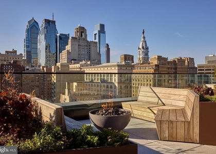 1134 Sansom Street - Photo 1
